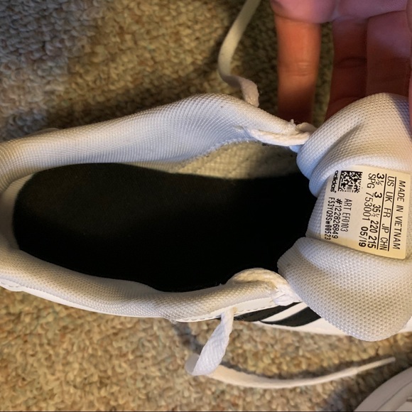 2 Like New Adidas - Picture 5 of 11